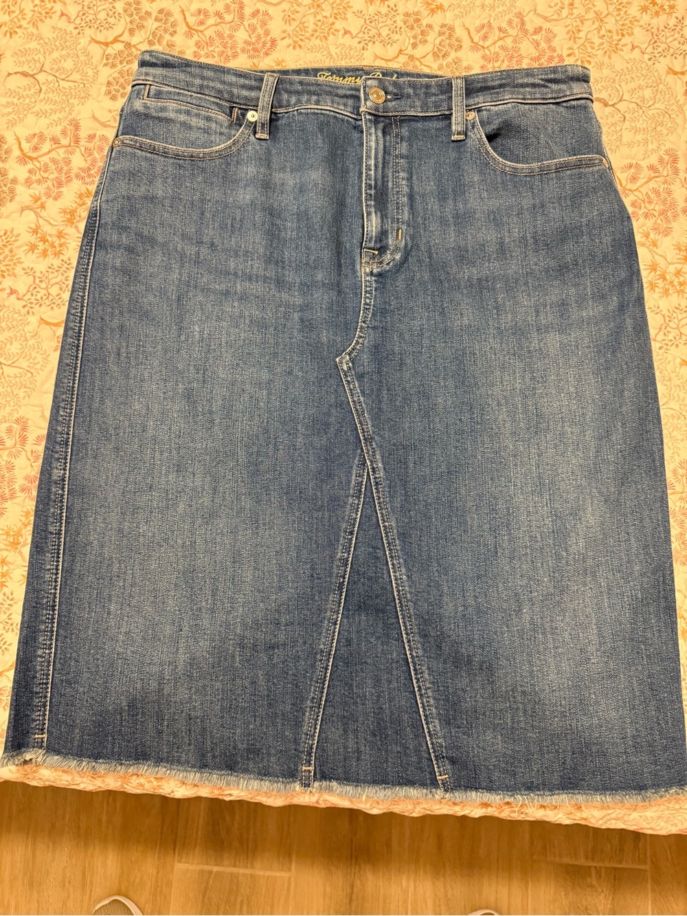 Tommy Bahama Blue Denim Pencil Skirt with Front Slit Size 12